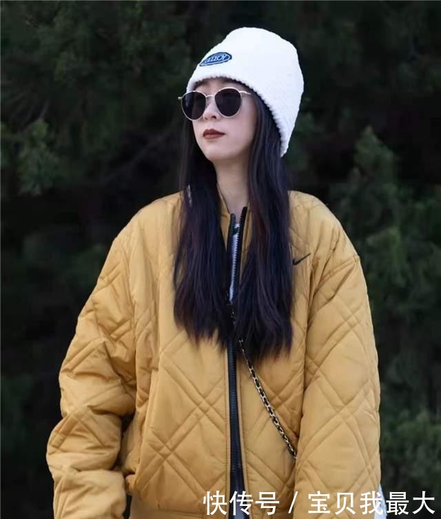 女人|皮肤偏黄的女人,日常穿衣建议选择这5种颜色,显白显气质