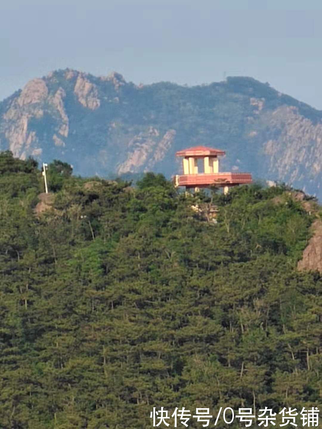 地方|再探青岛烟墩山，站在山顶俯视胶州湾，没有比这更好的地方了