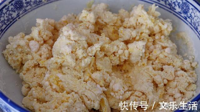 面团|开水烙玉米面饼，一次烙15张，又薄又软不用油，低脂营养又好吃