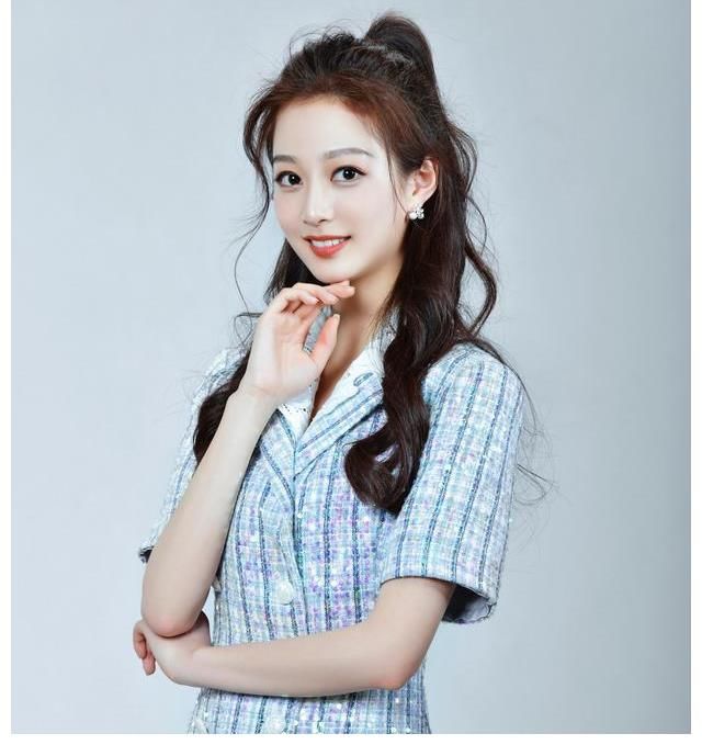 社交媒體|領誦員馮琳一夜成名，昔日被上海臺主持人比賽淘汰，未來何去何從