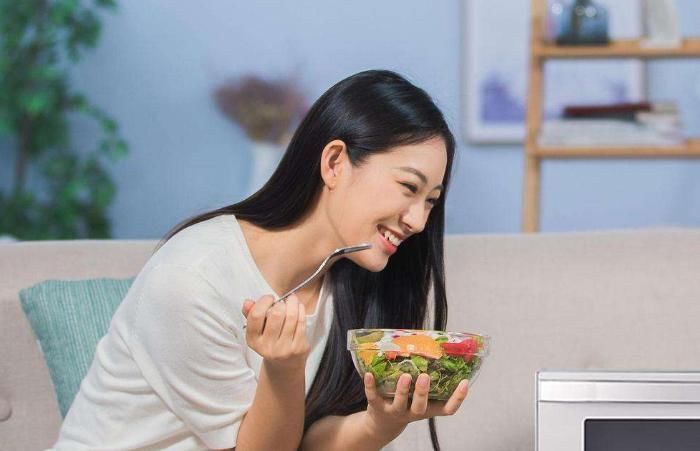 减肥|减肥最有效的3个方法,饭前牢记这句话,胃小才更容易瘦!