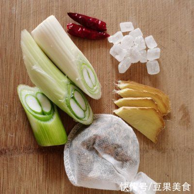 最全的卤鸡爪攻略，再学不会我也没办法了