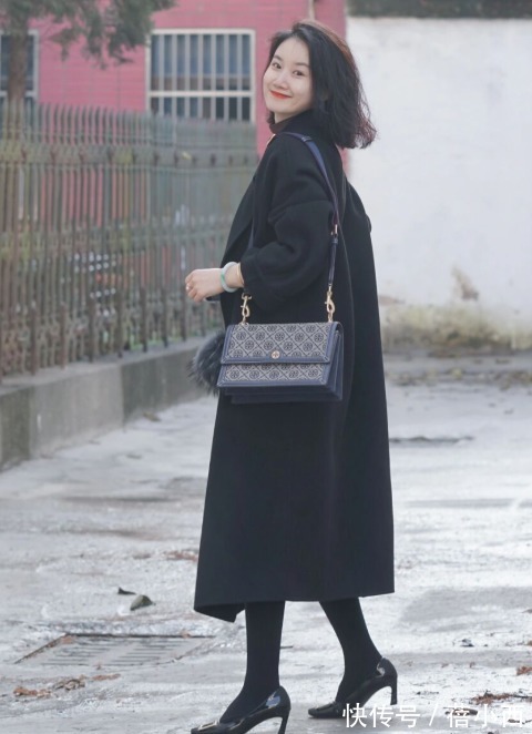 解析 穿衣小白有救了!气质女人的“大衣穿搭”解析,让你瞬间变时髦精