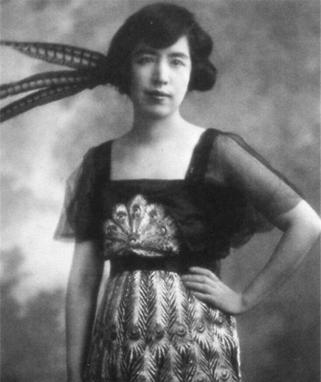 老照片|民国五大奇女子真的像照片那么美吗看完这组老照片,你就明白了