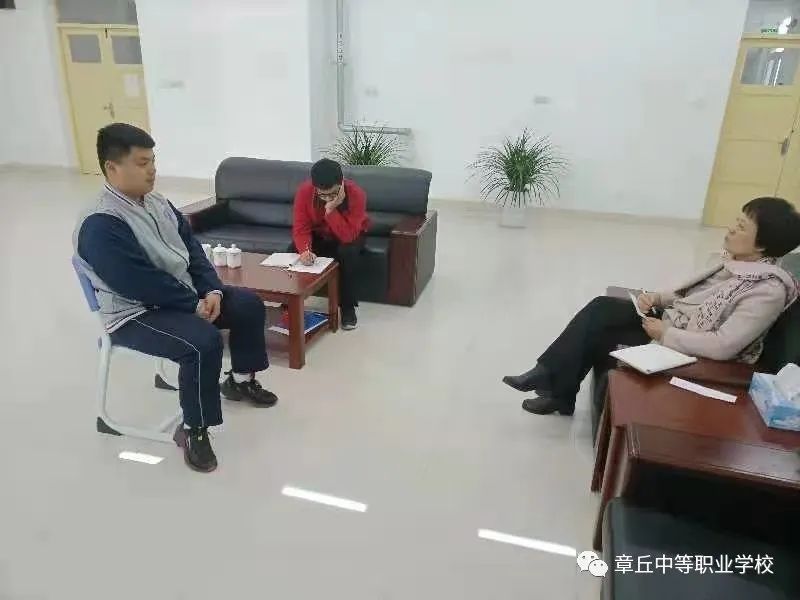 校企合作研发中心正式吸纳首批21名学员