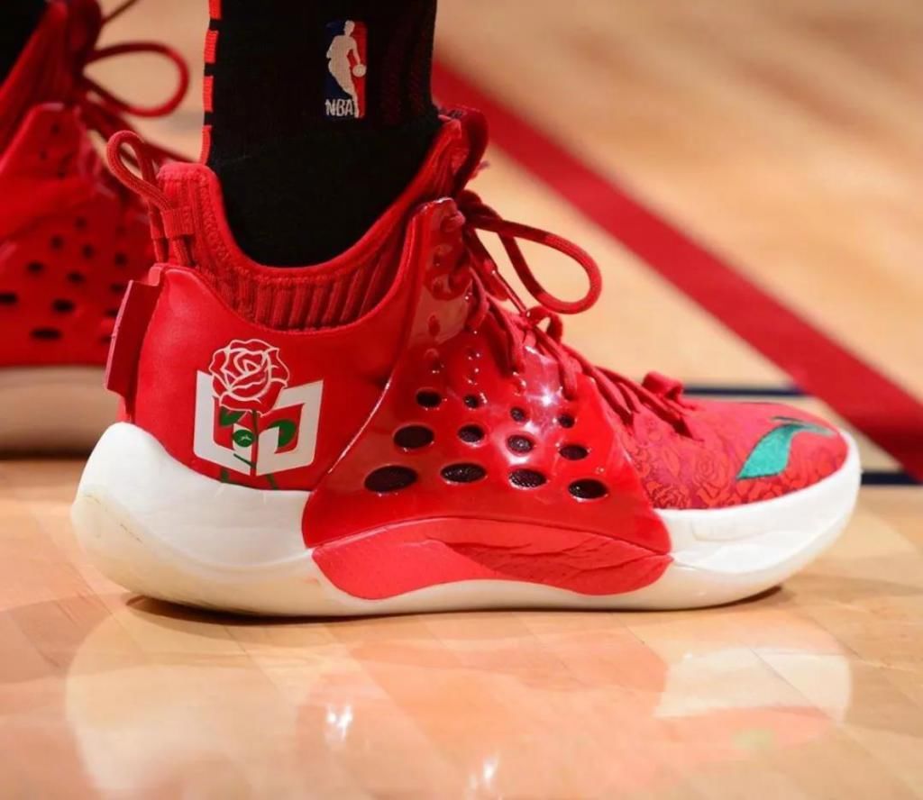 CJ1代终于曝光？球员上脚玫瑰城配色，外形好评，签名鞋还是驭帅15？