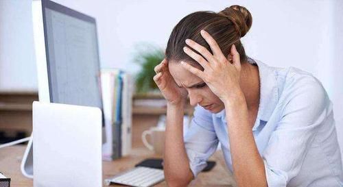 更年期的女性总是“被动熬夜”?几个方法让失眠“主动远离”