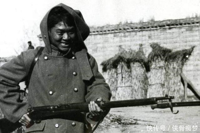 抗战|抗战老照片图1拿的是什么枪图2常在电视里看到，你见过吗