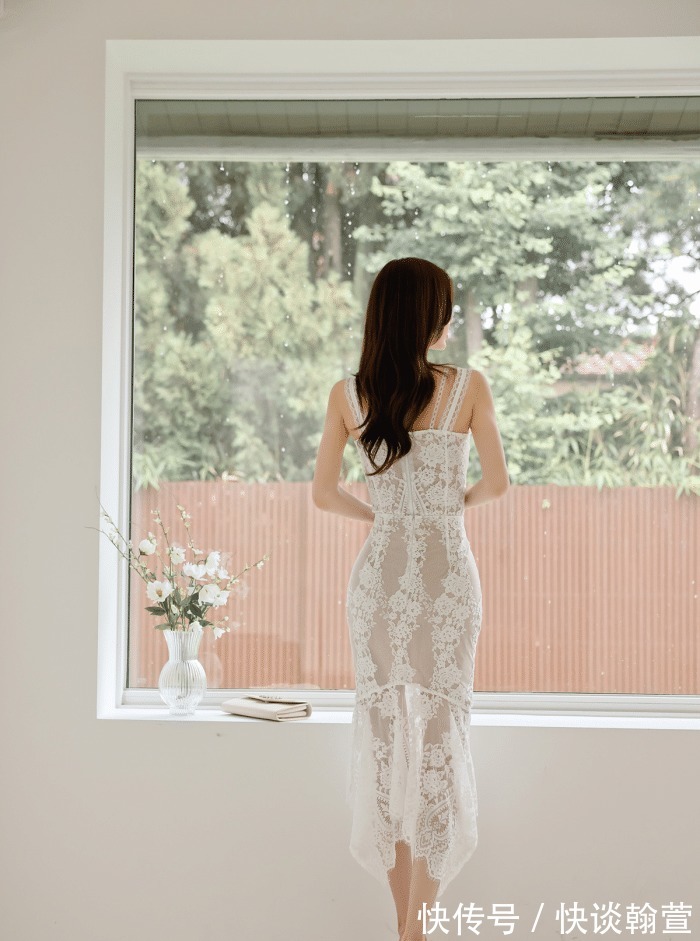 身形|大爱蕾丝连衣裙，衬托你的完美身形！