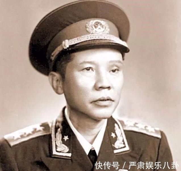 待遇|他干了三年大军区政委,然后提出辞职,赋闲30年,主动减少待遇