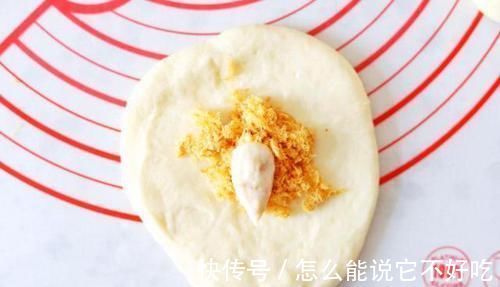 面团|还在买面包？5分钟教大家家制作金枪鱼面包，大人小孩都爱吃