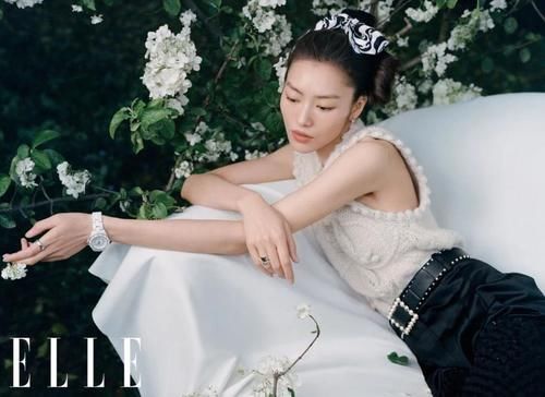 刘雯的这组大片，把我彻底治愈了！