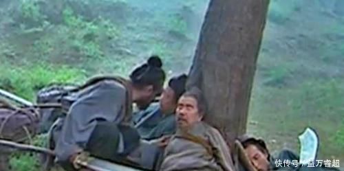 抓获|朴刀到底什么样有多长？某地抓获一批人，他们的武器跟朴刀最相似