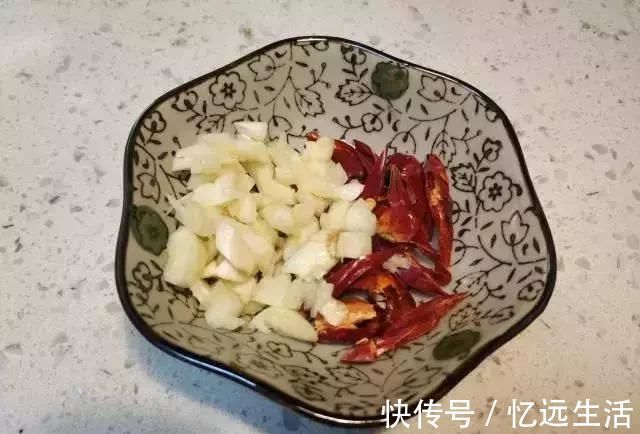 黑木耳|木耳和它是绝配，成本不到5块钱，吃一次相当于给肠道做个大扫除