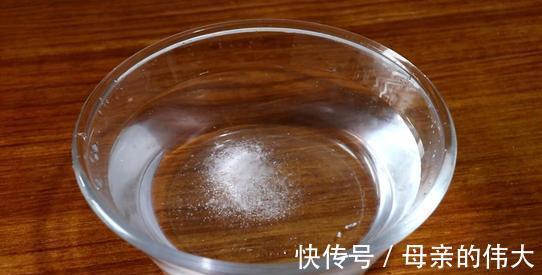 早上起床|早起空腹喝水等于喝细菌?晨起第一杯水,或许很多人喝错了