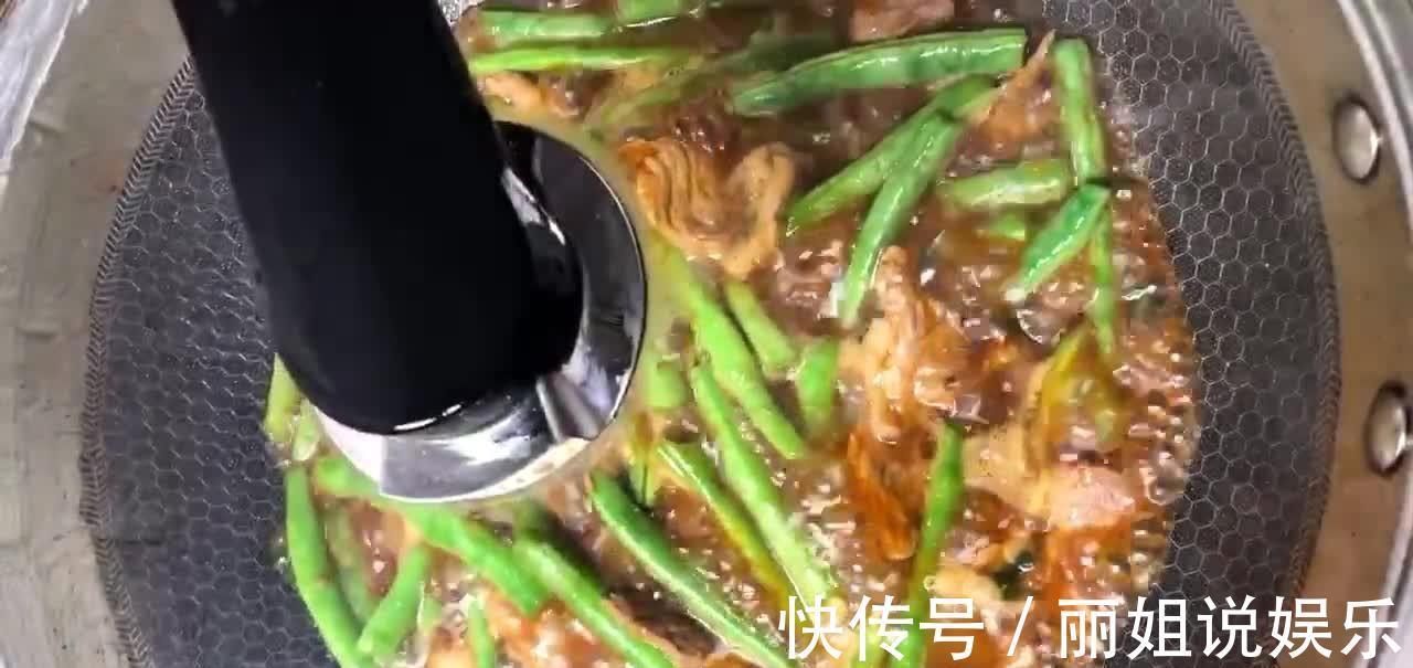 家常版豆角焖面,鲜嫩味美营养丰富,做法简单比拌面好吃数倍