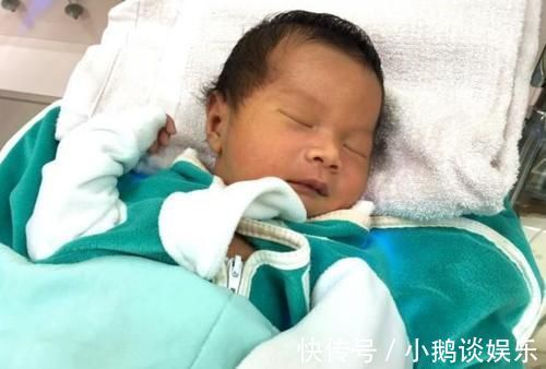 智商|宝宝出生后,眼睛啥时候睁开?睁眼早晚和智商有关?家长提前了解