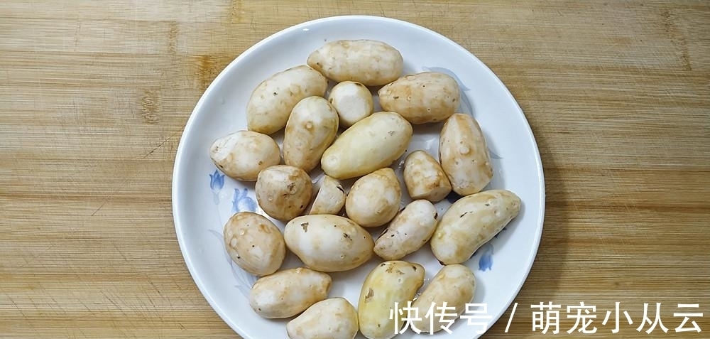 教你做非常简单的砂锅焖草鱼,不用煎也不用油炸,好吃特下饭