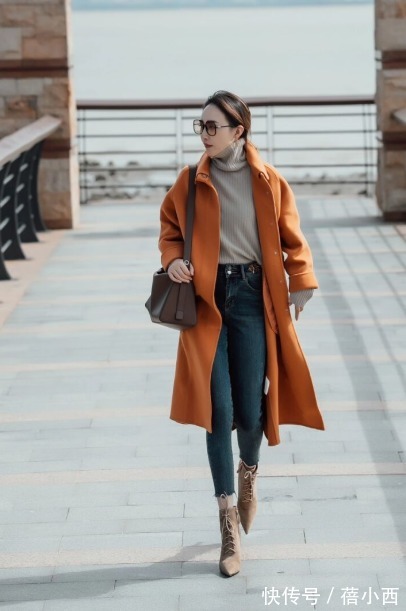 方头靴|穿大衣时别总搭小白鞋,试试配这“4种鞋子”,时髦显高还大气