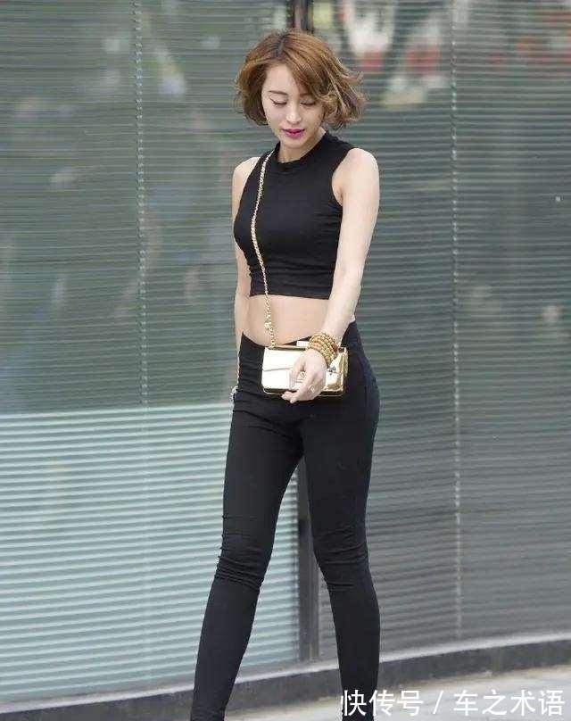 女神 穿“无痕”打底裤的女神,着装风格洋气大方,会怎样!