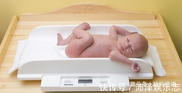 子宫|孩子一出生就有这些特点,说明在子宫里发育很不错,你家娃有吗