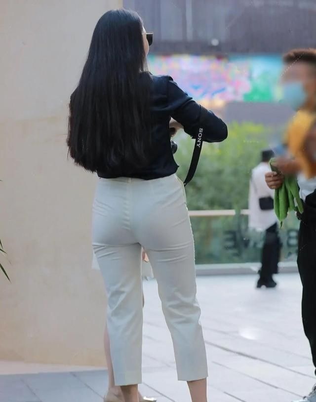 高跟鞋 应对“胯大”的身形,穿搭讲究“一高一紧”,曼妙身姿不请自来!