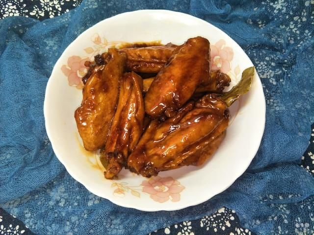 加糖|做可乐鸡翅时，到底要不要加糖？按这个好吃的做法，鸡翅香浓美味