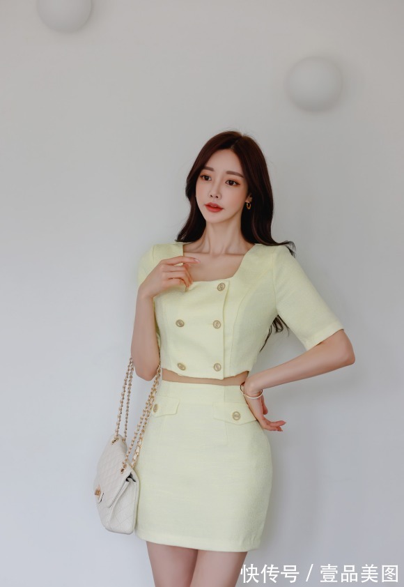时尚|女神孙允珠时尚搭配:细灿鲜黄双排扣柠檬包臀衬裙