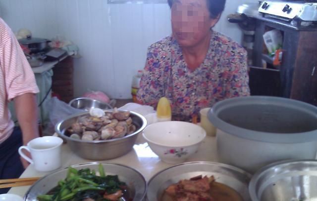 婆媳之间|5岁孙子问奶奶你又来蹭饭了吗妈妈一句话令老人感激