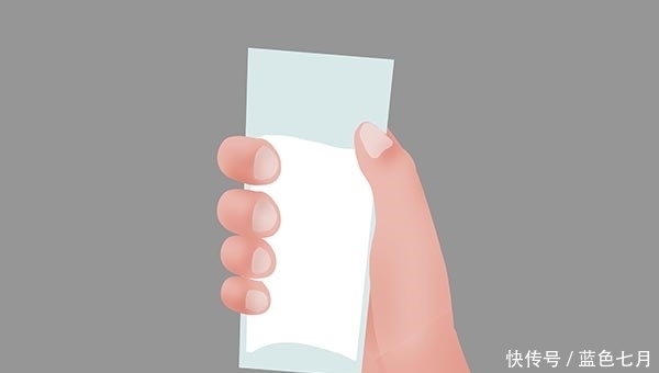 喝牛奶对40岁之后的女性好处多多,两个时候喝最合适,不是早晚