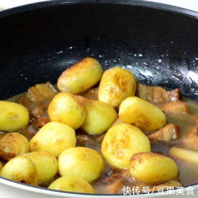 补充蛋白质|#舌尖上的端午# 五花肉烧小土豆