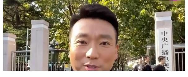 王冰冰|央視主持集體內卷，倪萍扎針七位主持人，其中為何沒有白巖松