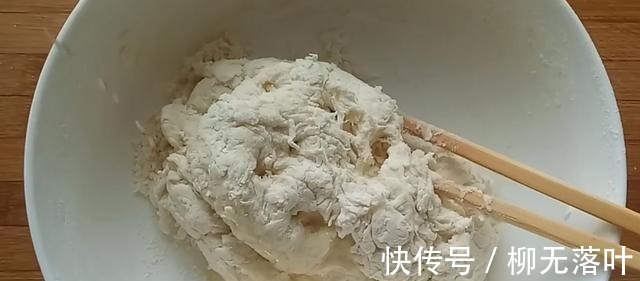 萝卜这样做太好吃了,皮薄馅大,个个鼓大泡,润燥又清肺!