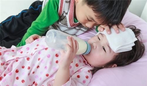 妈妈|妹妹把哥哥作业撕掉,随后哥哥的举动超暖心,网友:宝妈教子有方