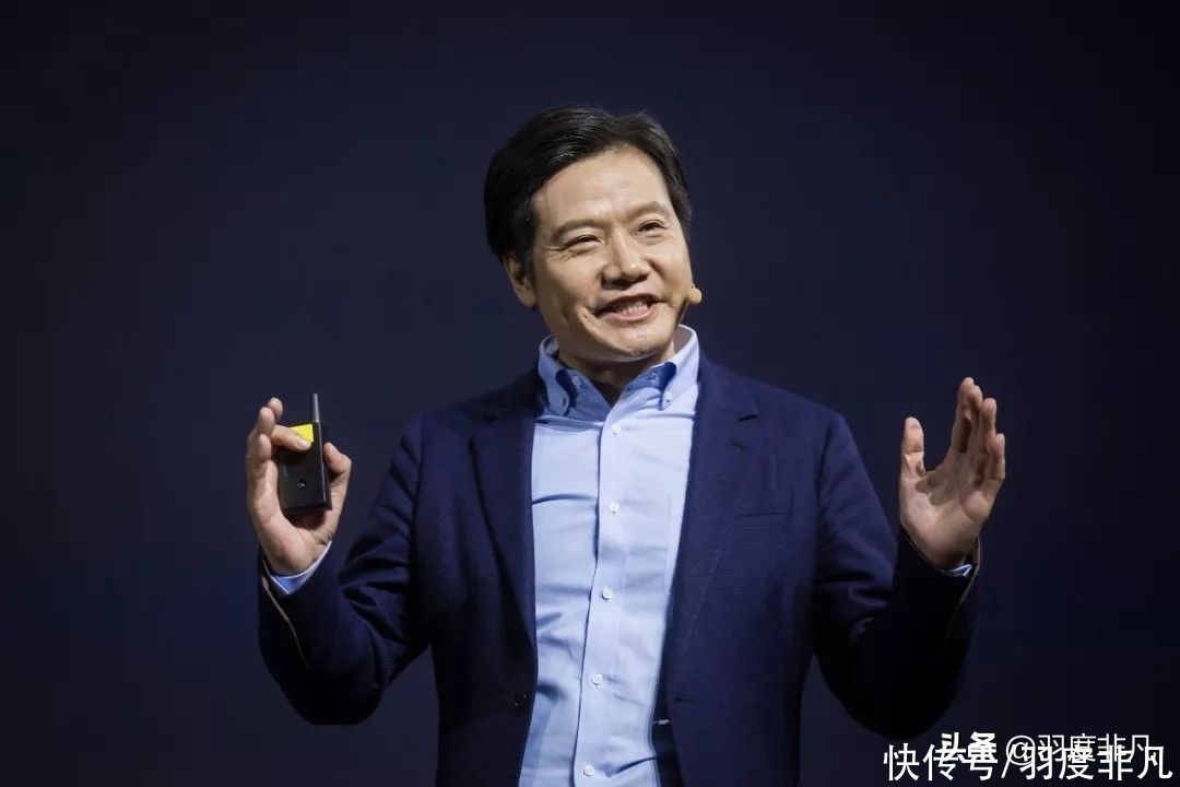 rel鸿星尔克引发国产运动鞋热潮，小米雷军晒晨跑照，网友求同款