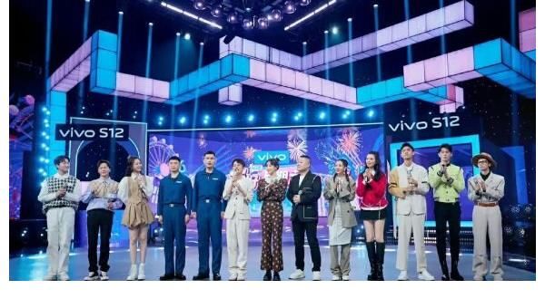 《你好星期六》被质疑,何炅一人控场,网友喊话心疼何老师