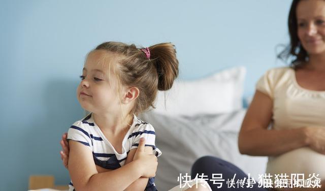 疏忽大意|情商低的孩子大多会有这5个表现,父母别疏忽大意,会害了孩子