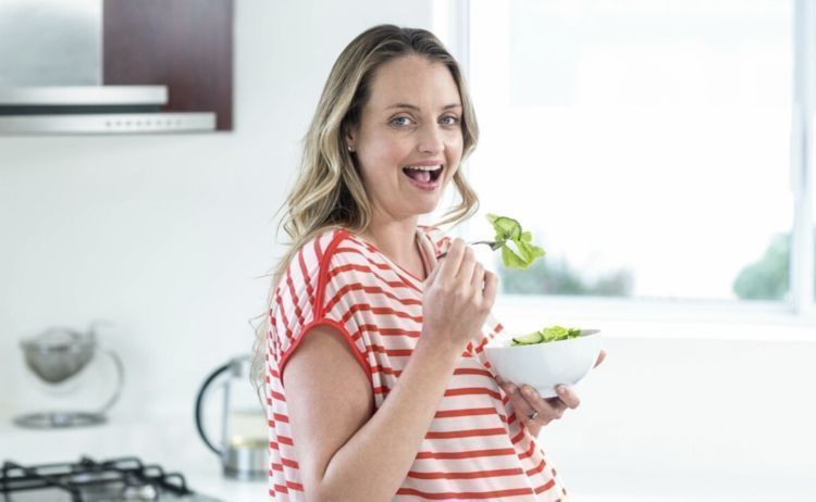 肚子|为何女明星宁愿在肚子“挨一刀”,也不愿顺产生娃?情有可原