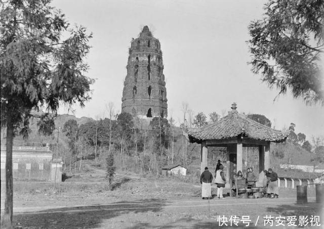 寻找白娘子，雷峰塔地宫发掘现场实拍照