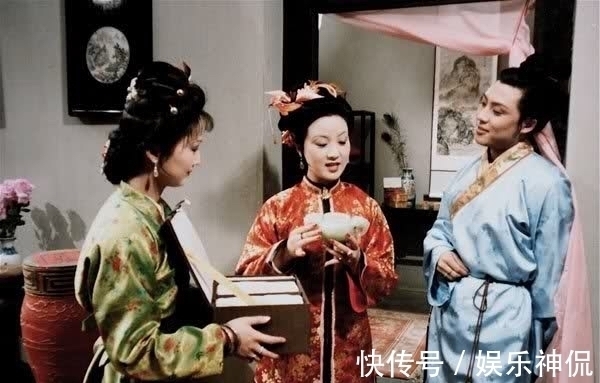 鸳鸯&自古嫦娥爱少年,丫鬟鸳鸯爱的那个少年是谁?贾母心知肚明