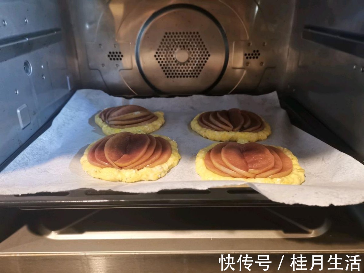 泡打粉|红酒煮苹果，做道好看又好吃的甜品，一个烤箱就搞定