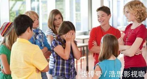 女儿|“妈,你以后别来学校”,女儿一席话寒心穷真的不配生娃吗