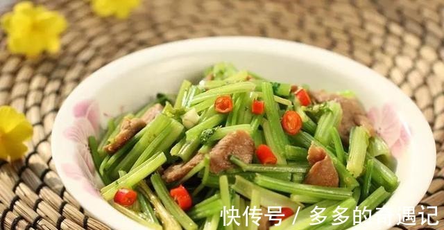 炒芹菜，要不要焯水大厨告诉你，这才是炒芹菜的正确吃法！