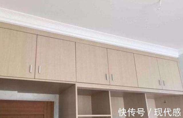 玩意|把衣柜做到顶,木工劝我在顶部加这个玩意,入住就知好处还真不少
