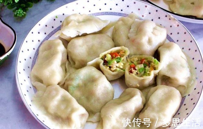 做白菜馅的时候，教你“3不放3多放”，饺子的香味是满口的，鲜嫩的还不出水