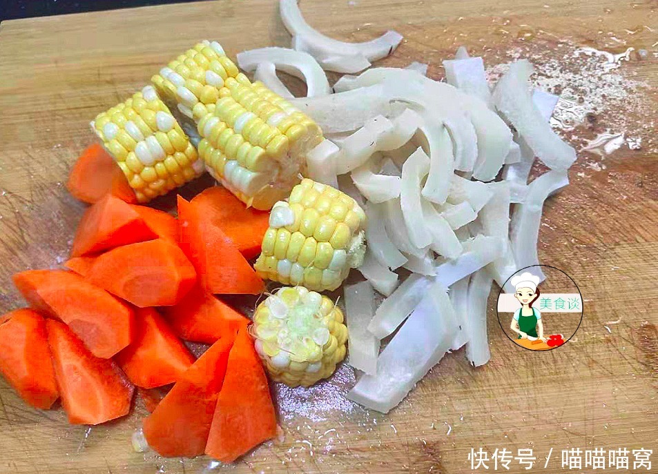 此汤太鲜美了,几种素菜食材一锅炖,不放一块肉,春天喝特营养