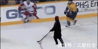 护膝|62岁的她坚持健身35年，肌肉仍饱满，如今的身体状态让人羡慕