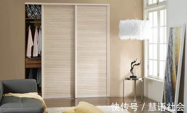 卧室|卧室不要买衣柜了,有钱人家这样设计更实用不占地,实在太机智了