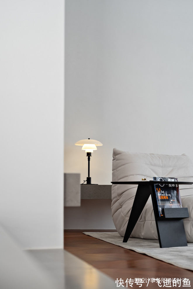 楼梯间|看400平米豪华别墅如何装修现代简约风