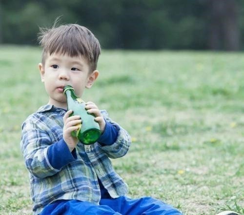 霍思燕|嗯哼大王長大了,變雙眼皮越來越像霍思燕,要比爸爸杜江還帥了!